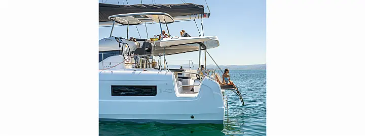 Lagoon 43 owner's version - 