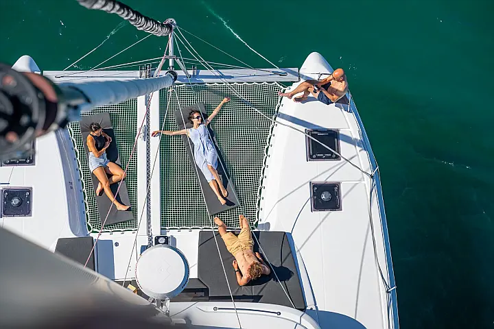 Lagoon 43 owner's version - 