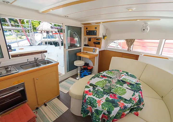 Lagoon 380 S2 Owner's Version - 