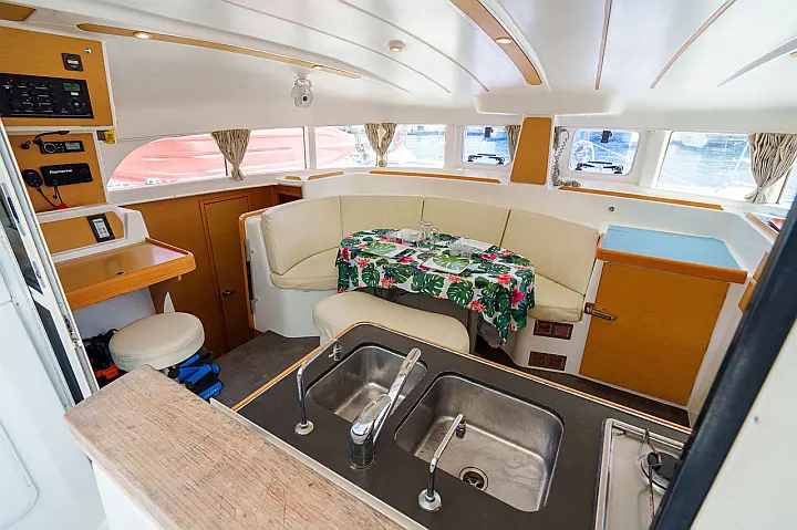 Lagoon 380 S2 Owner's Version - 