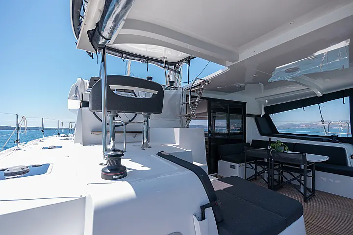 Lagoon 42 Owner version - 