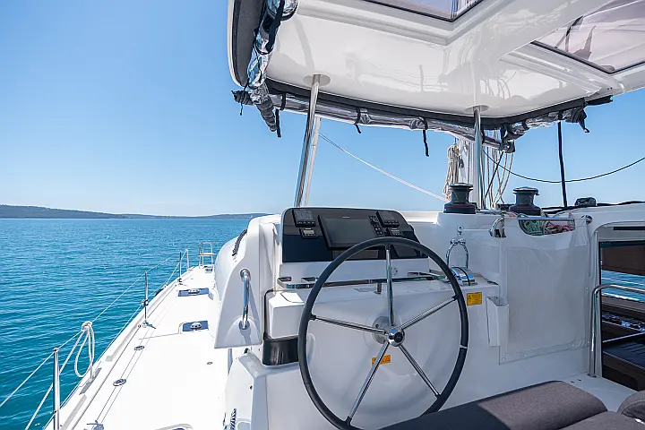 Lagoon 42 Owner version - 