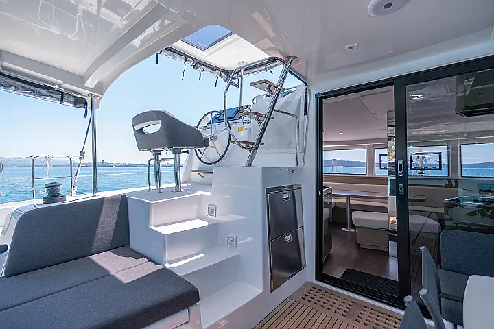 Lagoon 42 Owner version - 