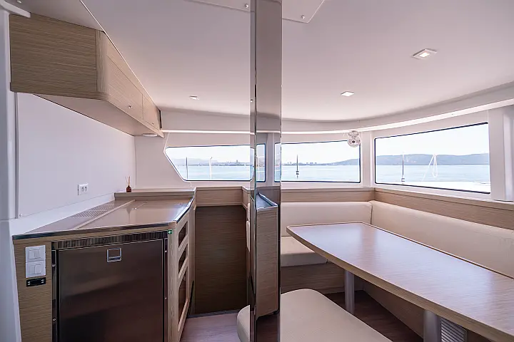 Lagoon 42 Owner version - 