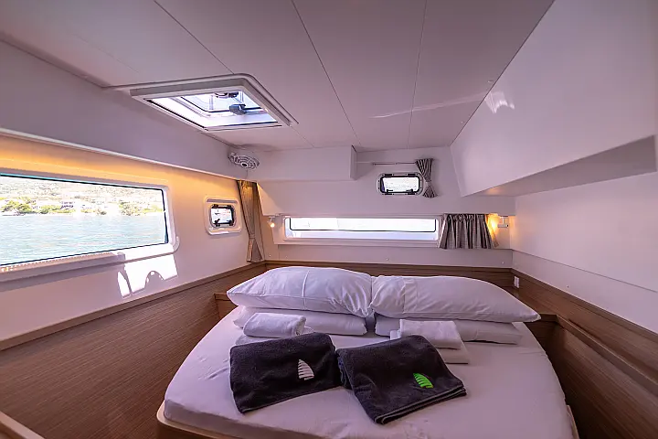 Lagoon 42 Owner version - 