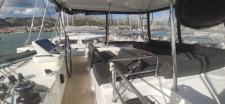 Lagoon 51 - 