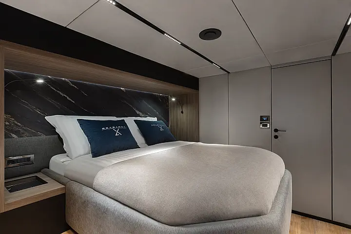 Moon Yacht 60  - 