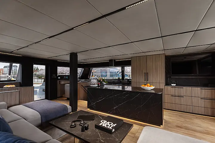 Moon Yacht 60  - 