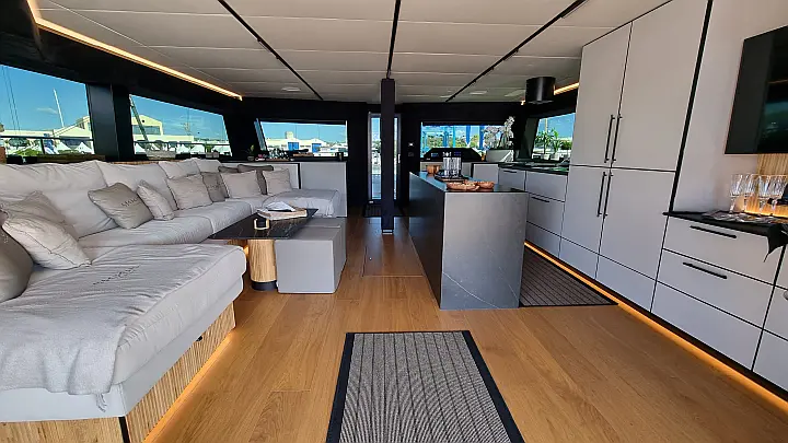 Moon Yacht 60  - 