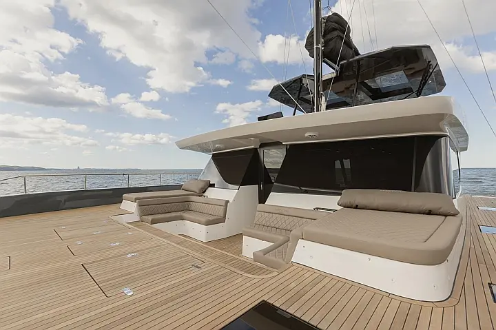 Moon Yacht 60  - 