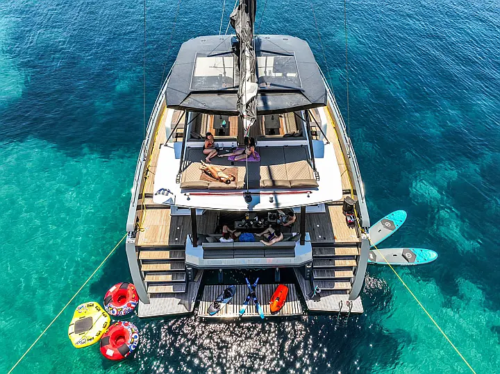 Moon Yacht 60  - 