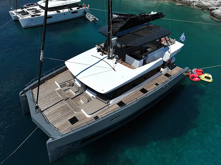 Moon Yacht 60  - 