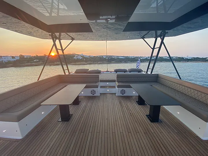 Moon Yacht 60  - 