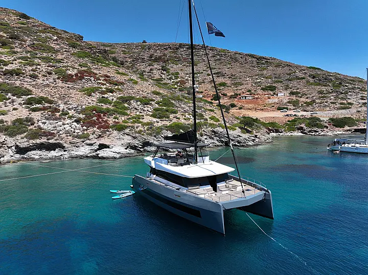 Moon Yacht 60  - 