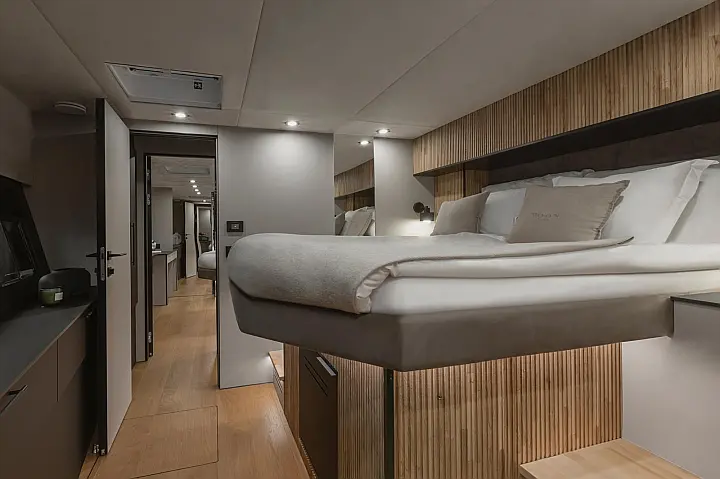 Moon Yacht 60  - 