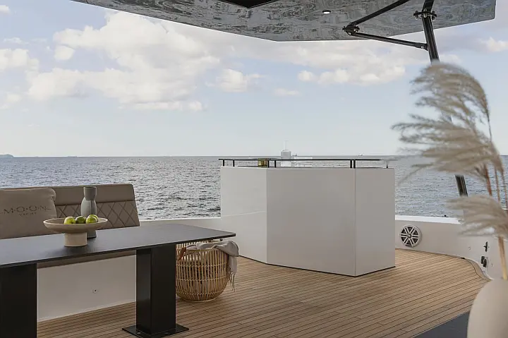 Moon Yacht 60  - 