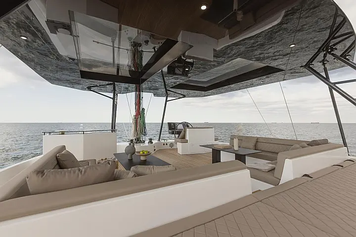 Moon Yacht 60  - 