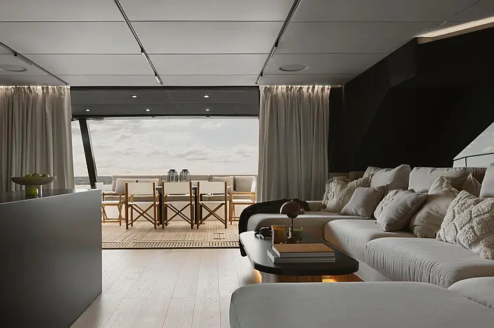 Moon Yacht 60  - 