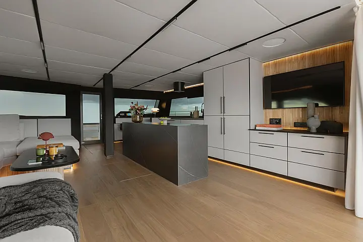 Moon Yacht 60  - 