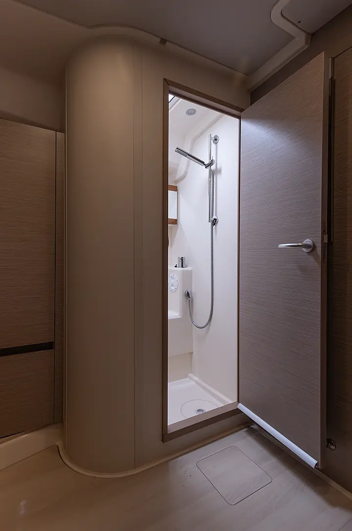 Hanse 458-Owner Edition LUX (GEN,AC,WATERMAKER) - 