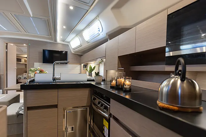 Hanse 458-Owner Edition LUX (GEN,AC,WATERMAKER) - 