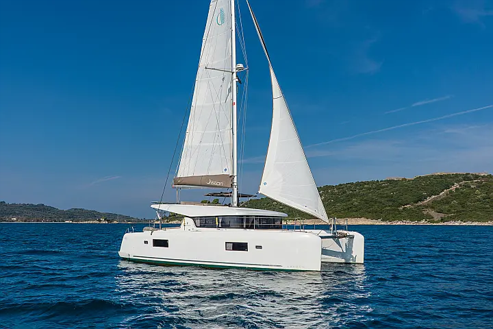 Lagoon 42 A/C & GEN - 