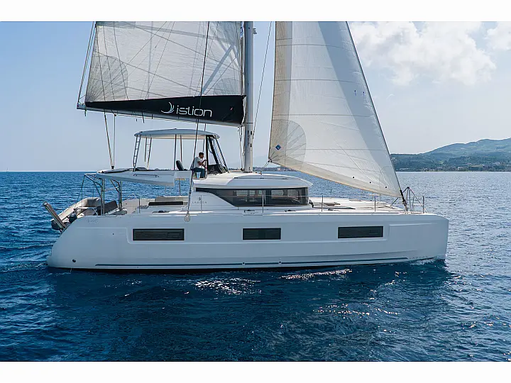 Lagoon 46 A/C & GEN & WM - External image