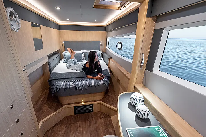 Aquila 42 - 