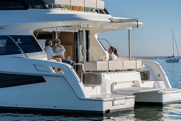 Aquila 42 - 