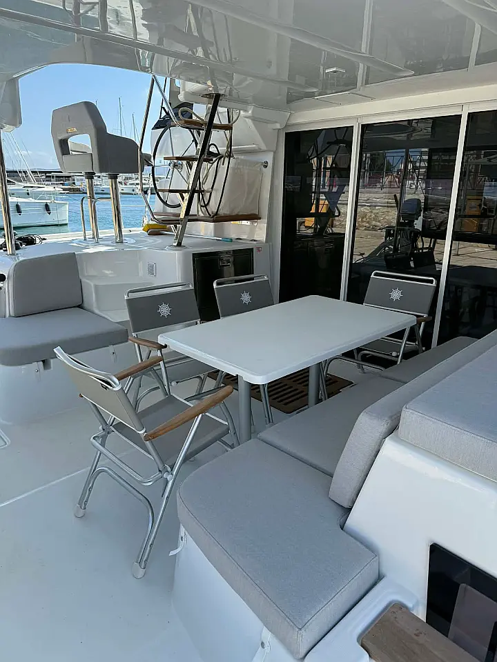 Lagoon 43 - 