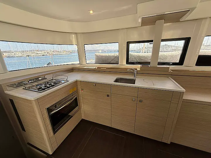 Lagoon 43 - 