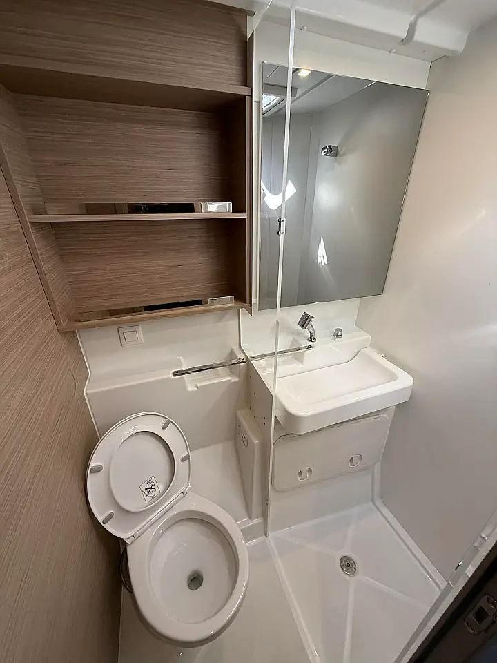 Lagoon 43 - 