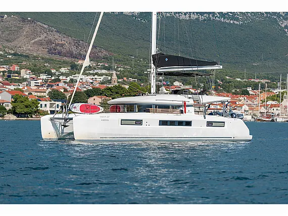 Lagoon 50
