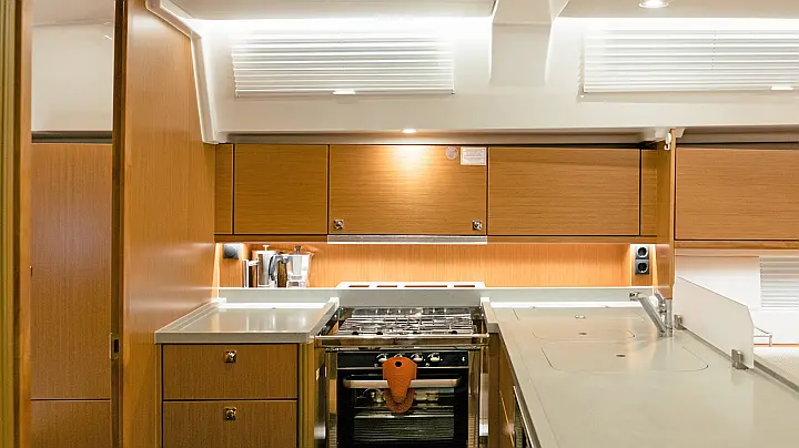 Bavaria C45 A/C & GEN - 
