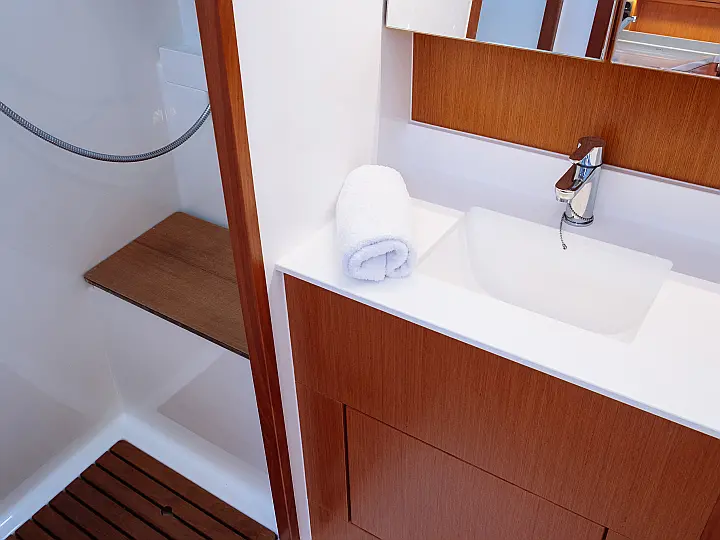 Bavaria C45 A/C & GEN - 
