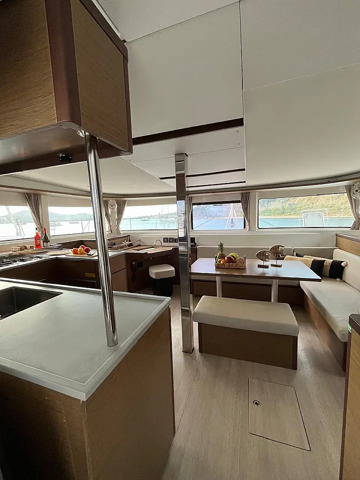 Lagoon 46 - 