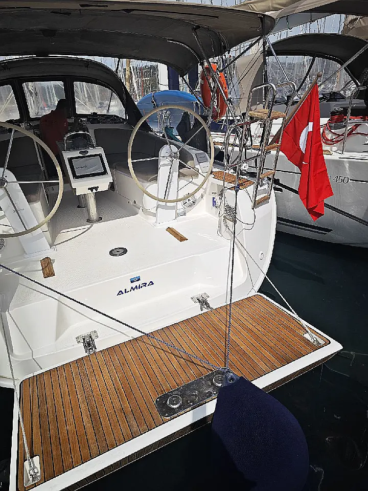 Bavaria Cruiser 37 - 