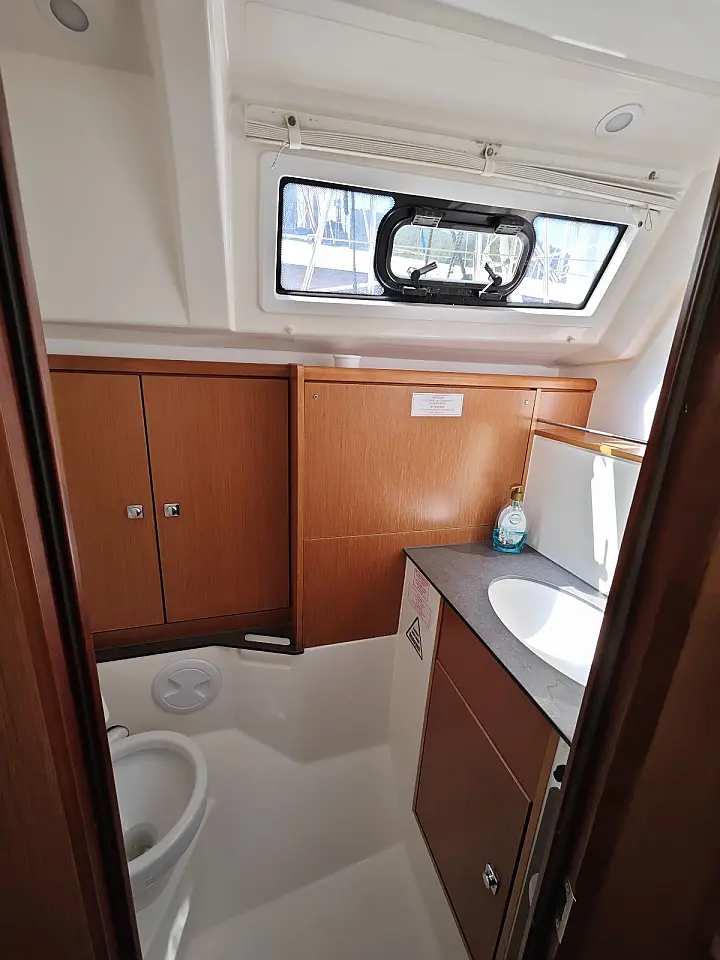 Bavaria Cruiser 37 - 