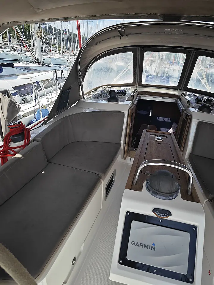 Bavaria Cruiser 37 - 