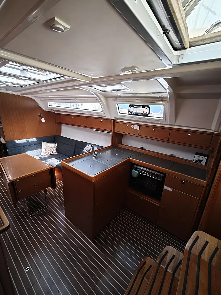 Bavaria Cruiser 37 - 