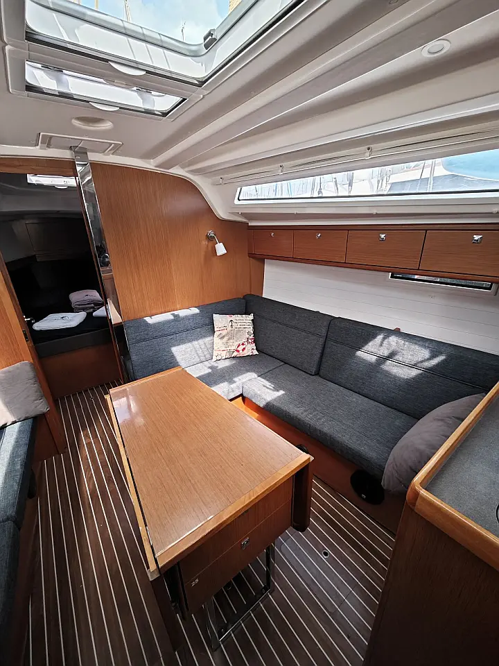 Bavaria Cruiser 37 - 