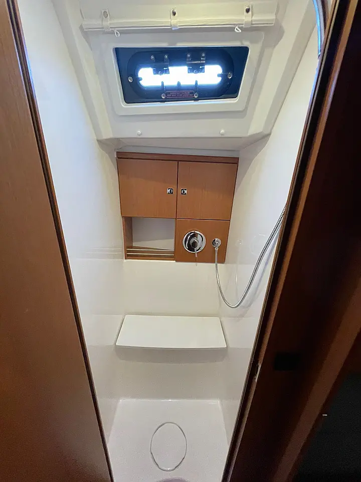 Bavaria Cruiser 46 - 3 cabins version - 