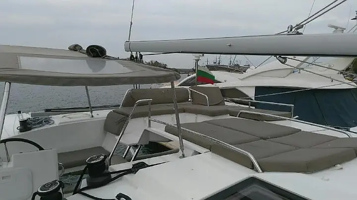 Helia 44 - 
