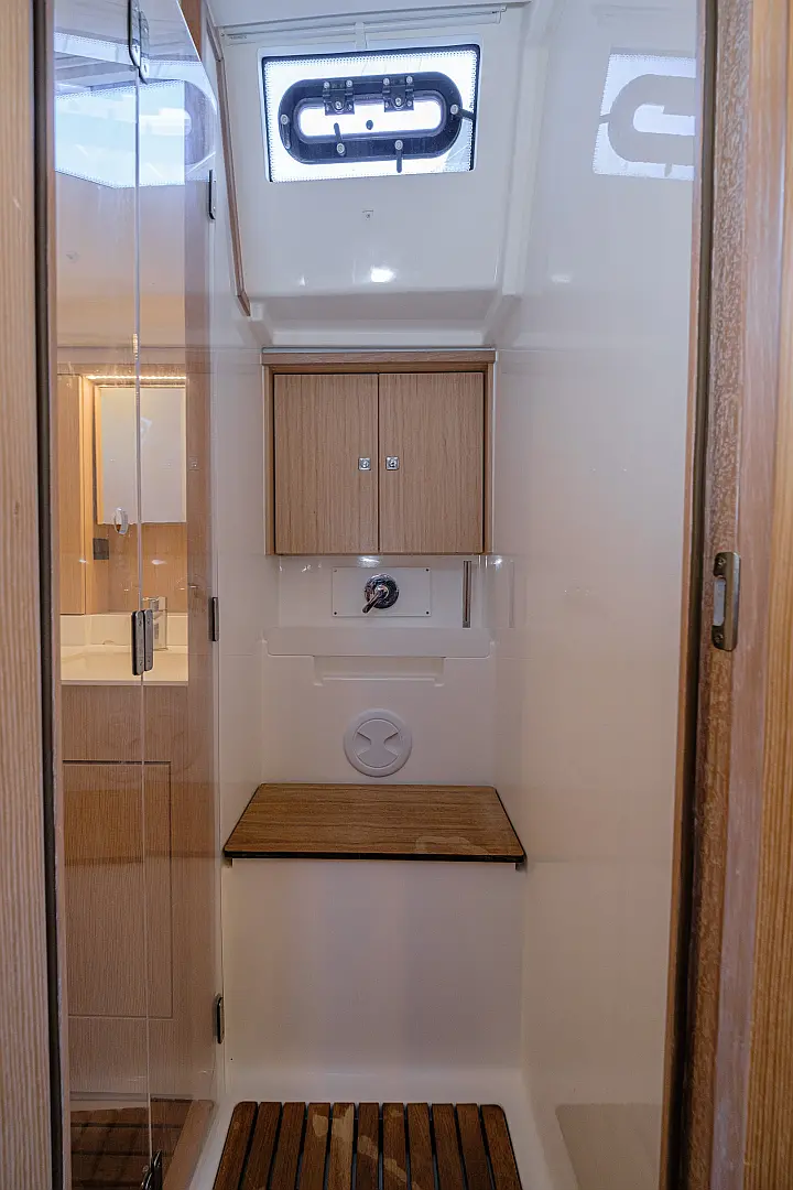 Bavaria C57 A/C-GEN & WM - 