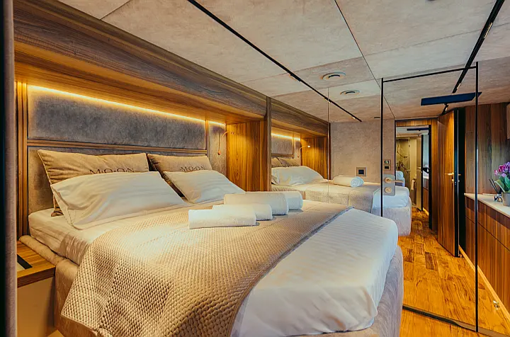 Moon Yacht 65 - 