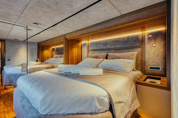 Moon Yacht 65 - 