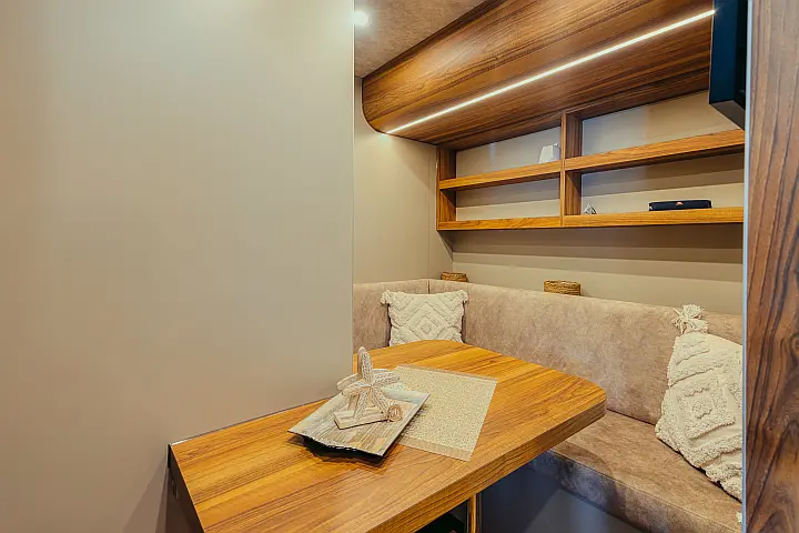 Moon Yacht 65 - 