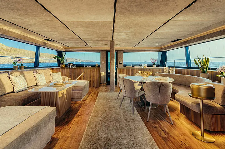 Moon Yacht 65 - 