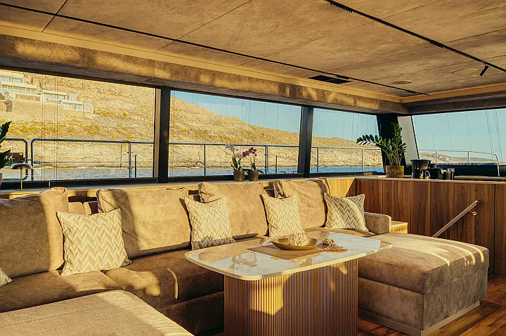 Moon Yacht 65 - 