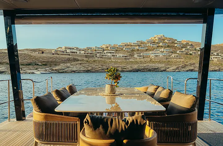 Moon Yacht 65 - 